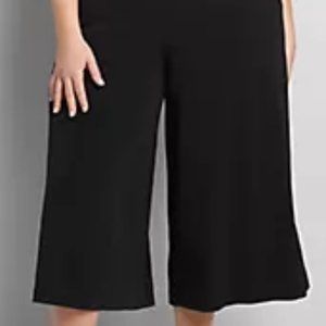 EUC Lane Bryant, Black Knit Kit Pull-On Wide Leg Capri, Size 22/24